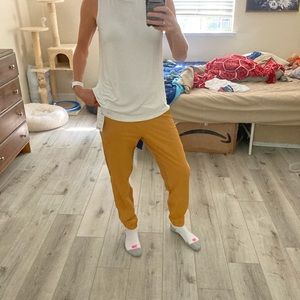 Athleta textured Brooklyn jogger size 4